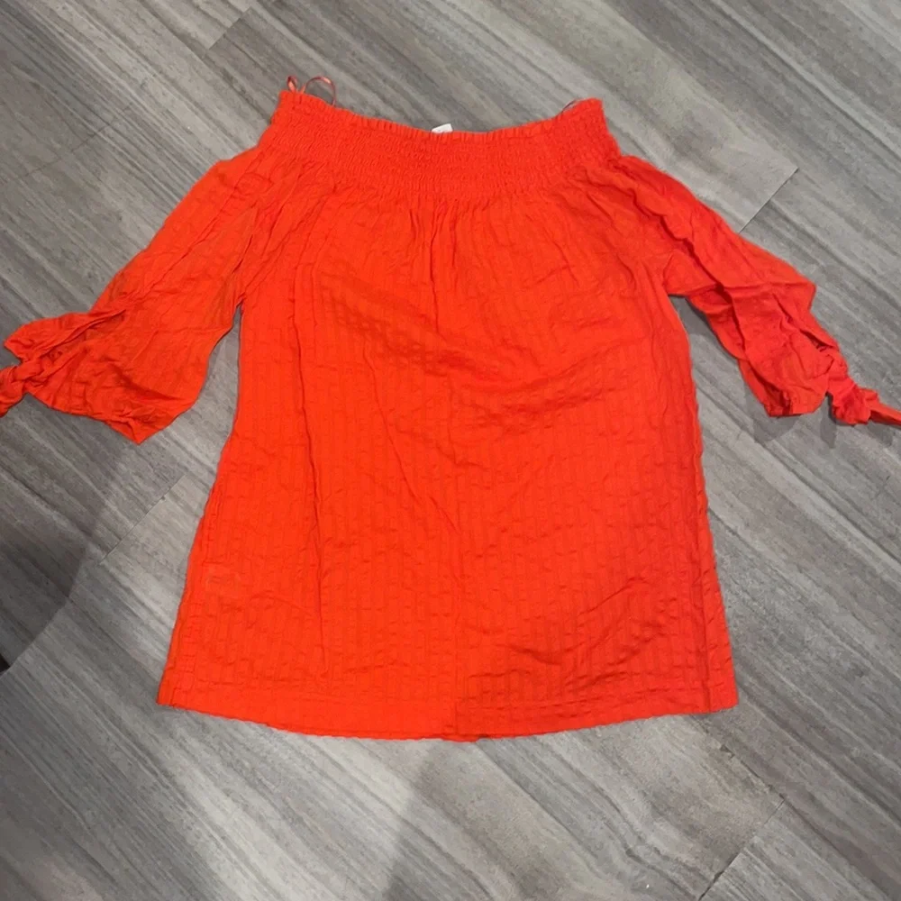 Orange top - Picture 3 of 3